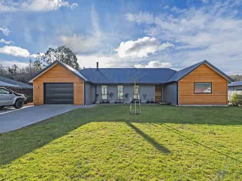 13 Railway Terrace, Glentunnel