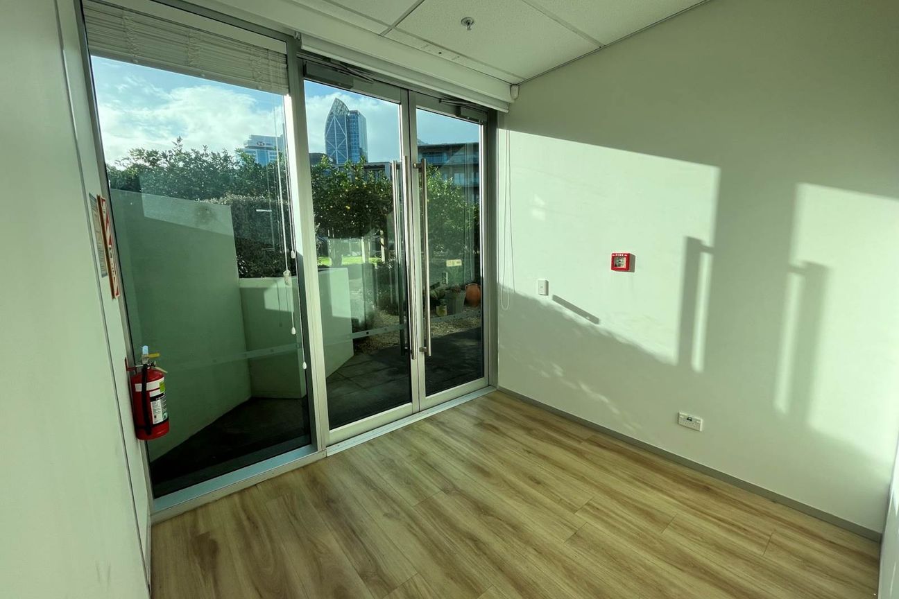 OFFICE AND AMENITY - Visning 4