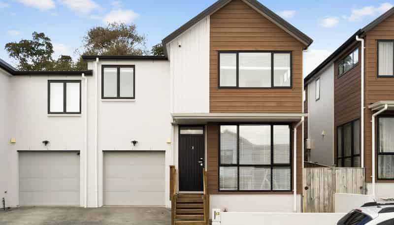 62 Seafarer Crescent, Stanmore Bay