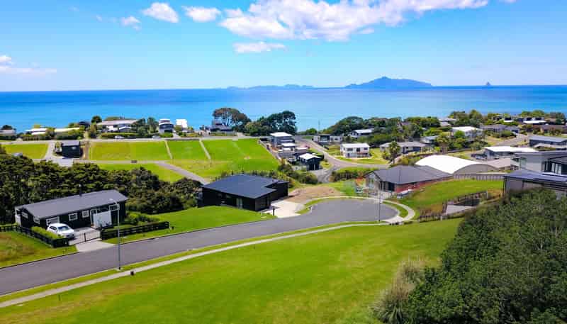 12 Starlight Place, Langs Beach