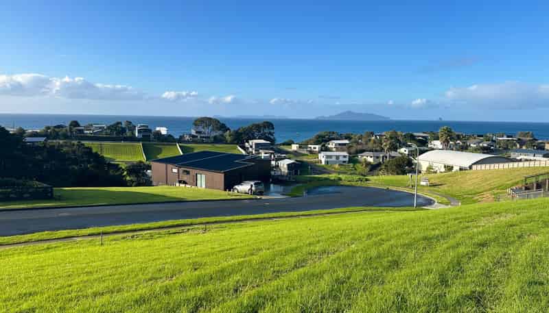 12 Starlight Place, Langs Beach