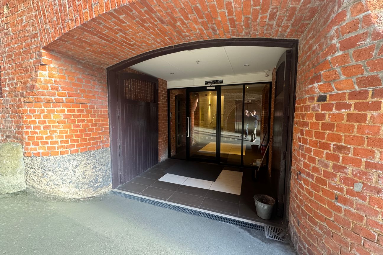 Tidy CBD Office Space - Aanzicht 2