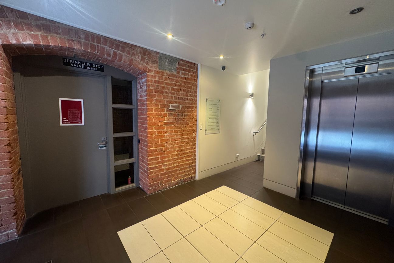 Tidy CBD Office Space - Aanzicht 5