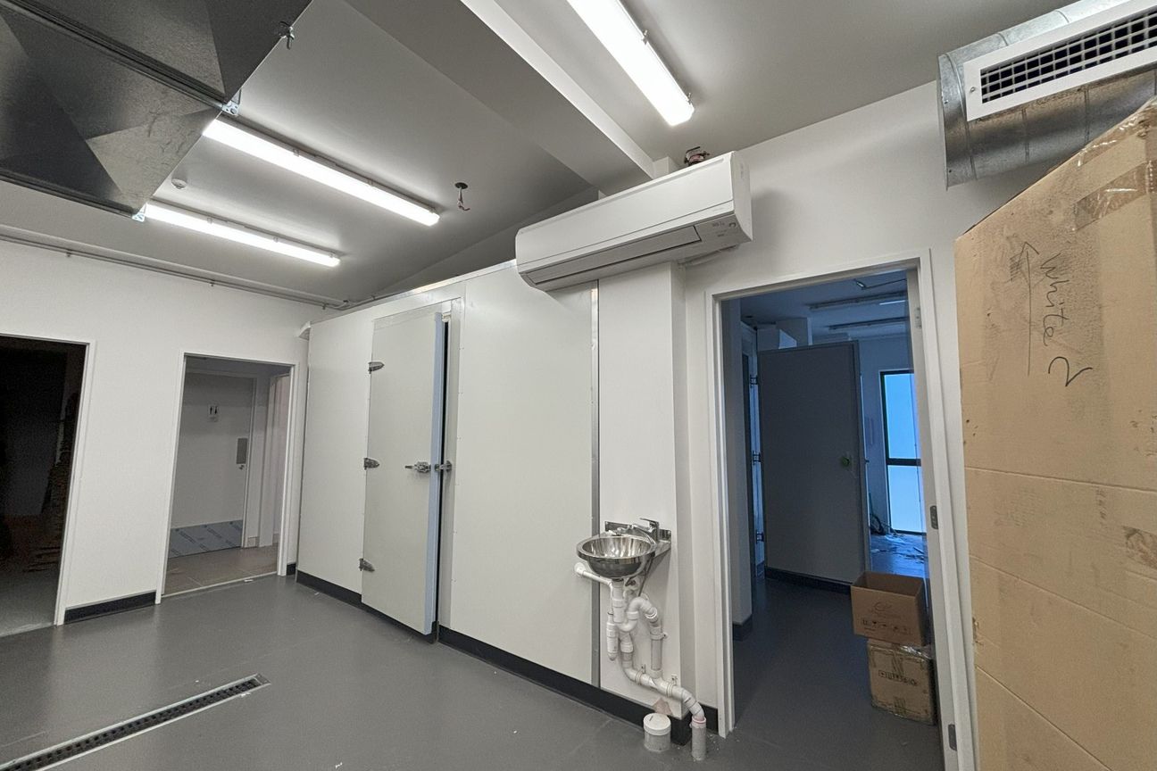 One or both levels -Industrial & office for lease - Visning 4