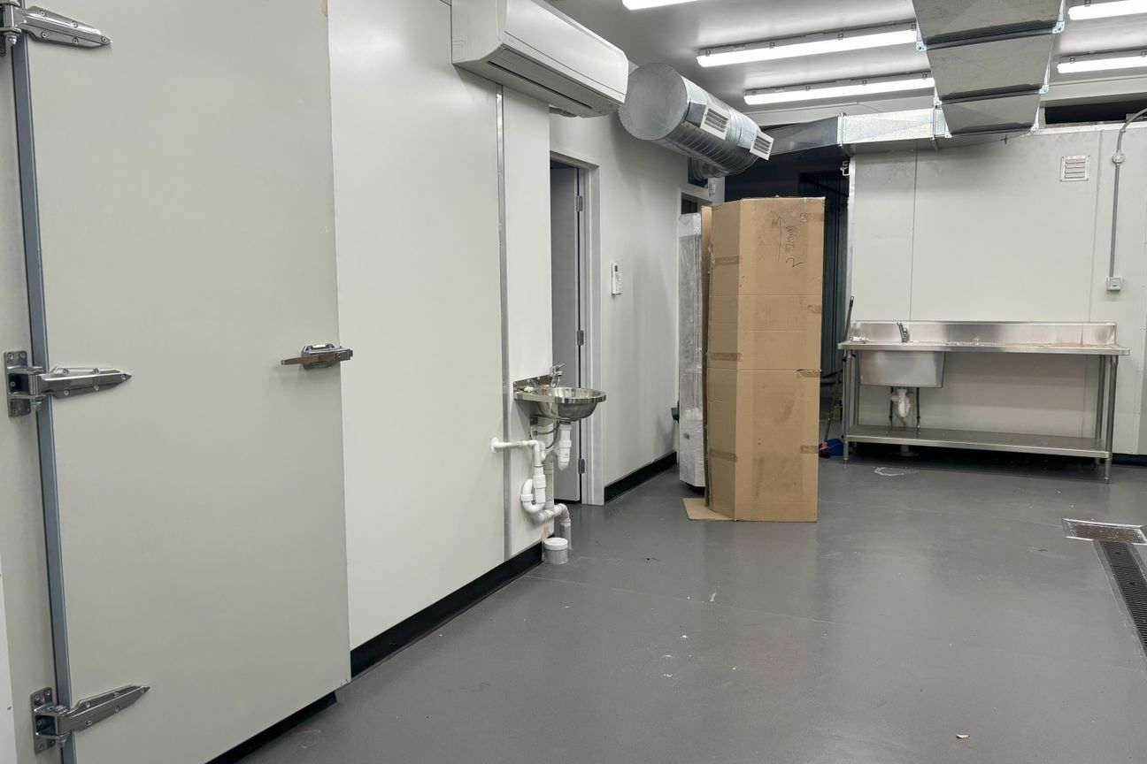 One or both levels -Industrial & office for lease - Visning 6