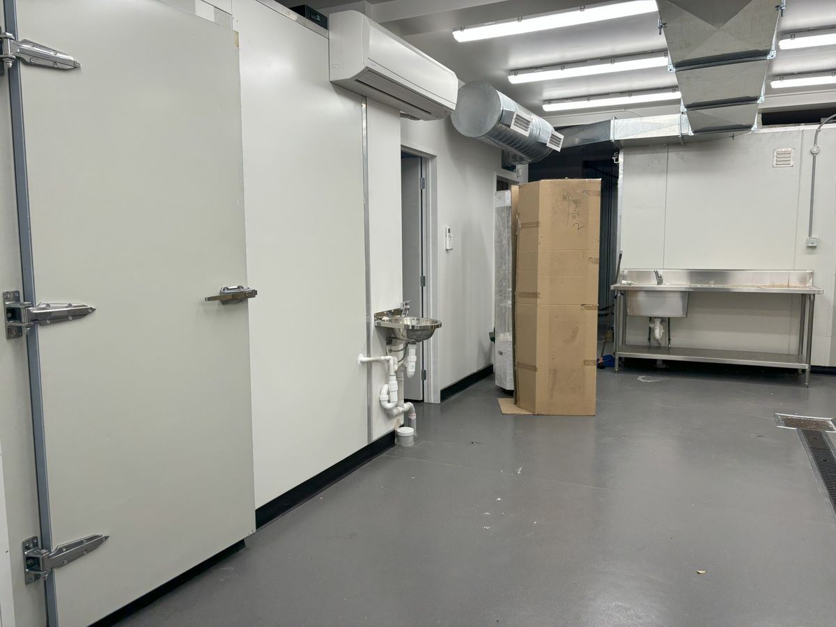 One or both levels -Industrial & office for lease - Vista 6