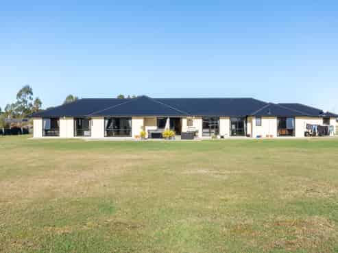 8 Northside Drive, Waikuku