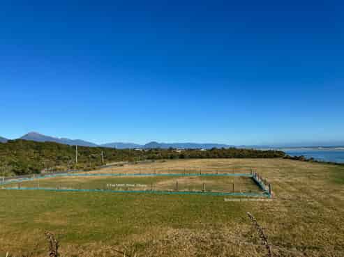 9 Fox Moth Drive, Haast