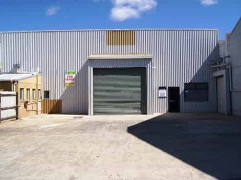 Industrial Warehouse & Exclusive Yard
