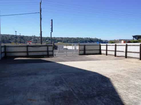 Industrial Warehouse & Exclusive Yard