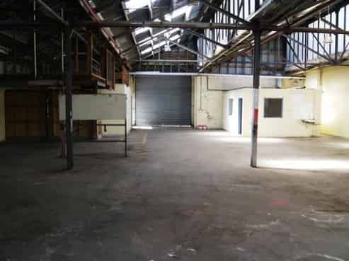 Industrial Warehouse & Exclusive Yard
