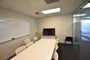 A-class offices for sub-lease – airport area
