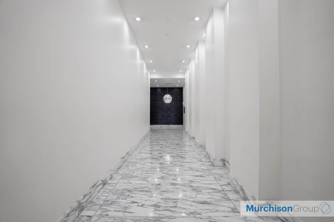 Office Suites and Full Floor Options - Vista 6