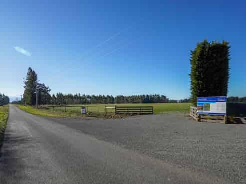 508 Steffens Road and 2399 Oxford Road, Oxford