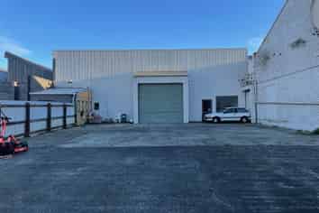 Industrial Warehousing 540m2 and Yard 306m2