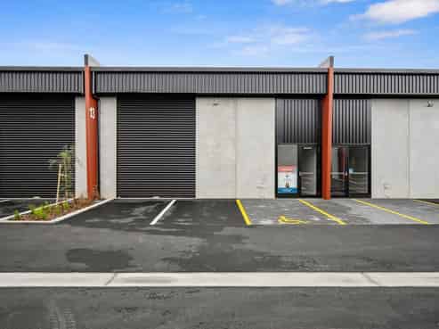 URGENT SALE/LEASE