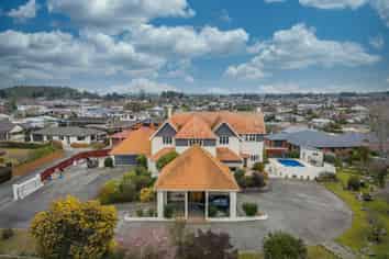 6 Chateau Close, Gleniti