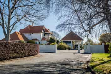 6 Chateau Close, Gleniti