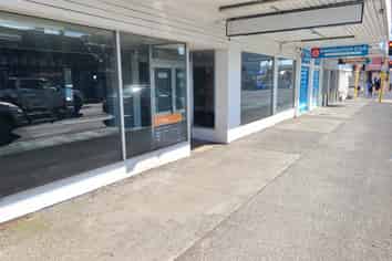 PAPATOETOE ROAD FRONTAGE SHOP
