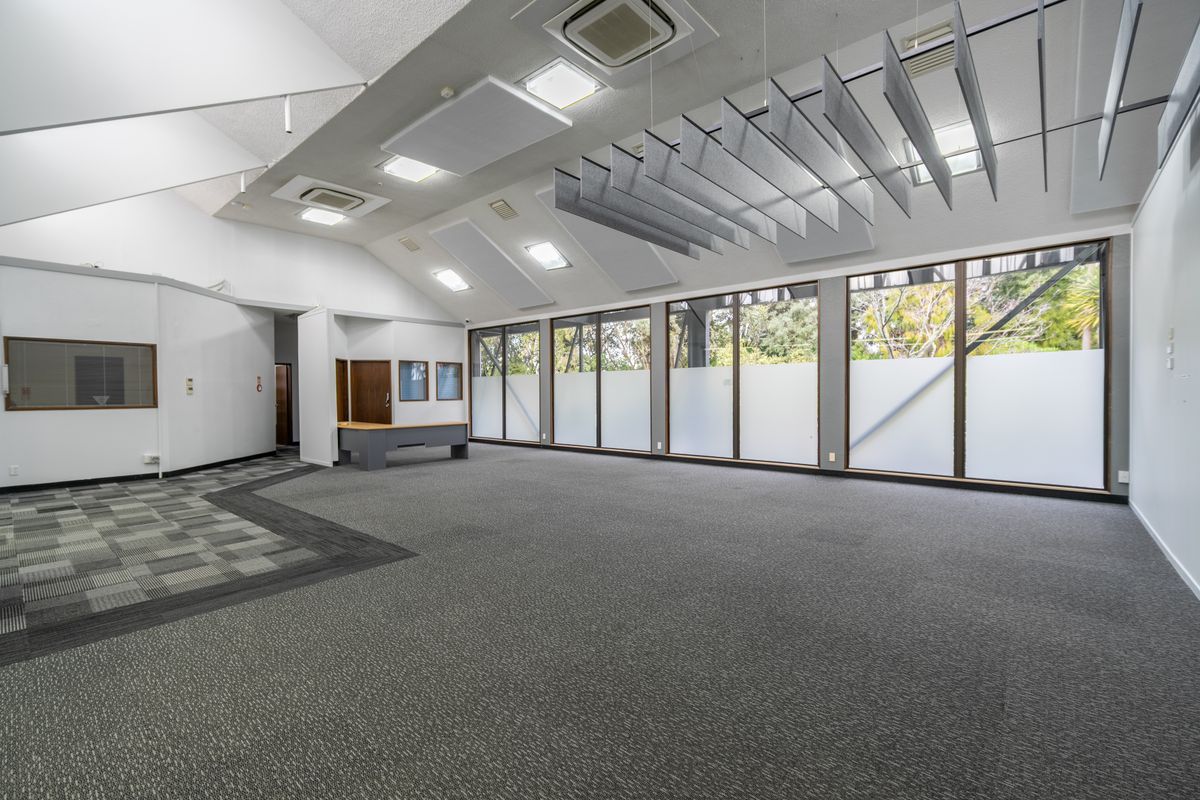 High Profile Commercial Building for Lease - Ansicht 3