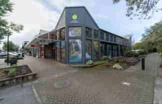 High Profile Commercial Building for Lease