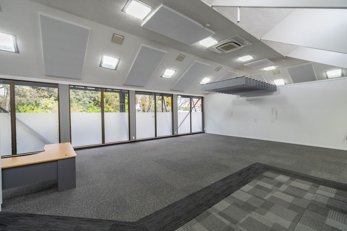 High Profile Commercial Building for Lease - Ansicht 4