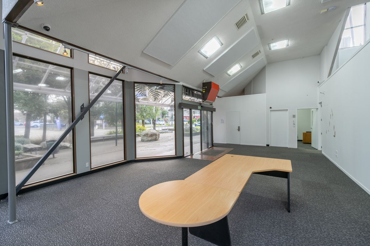 High Profile Commercial Building for Lease - Ansicht 5