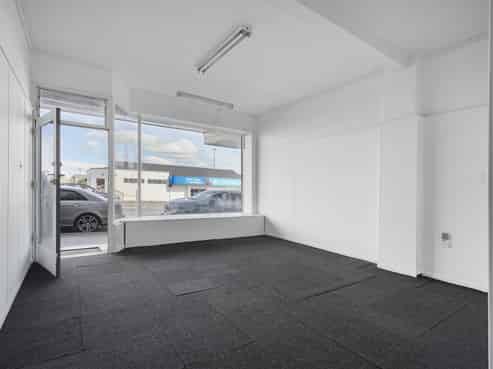 2 Retail / Office Spaces available for lease
