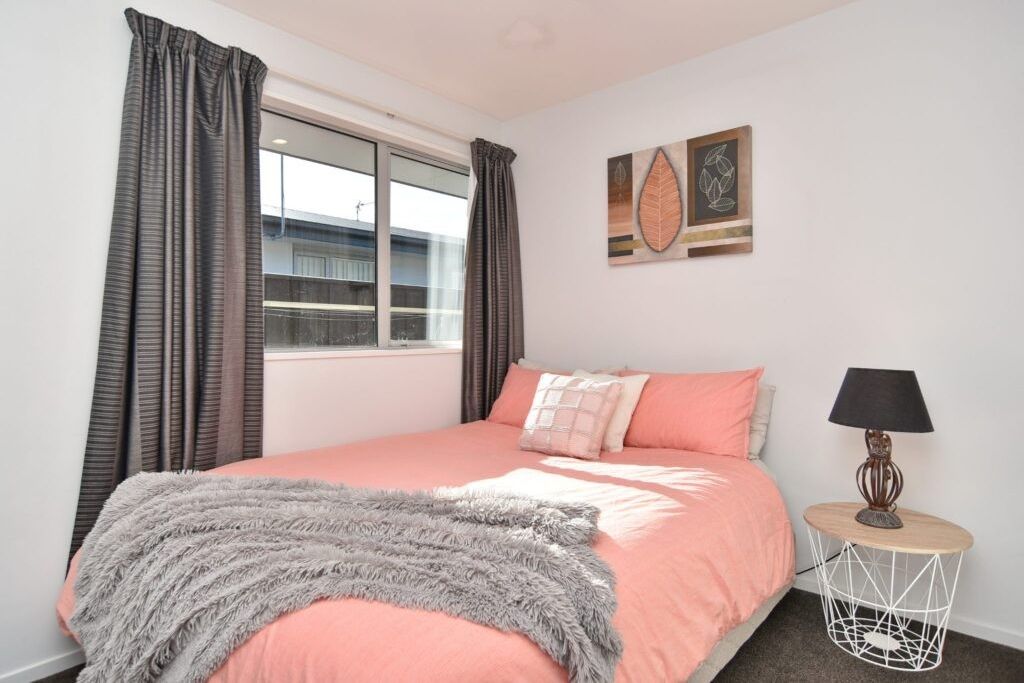 Modern sundrenched fully furnished rear townhouse in excellent central location! - Aanzicht 6