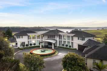 189 Vaughans Road, Okura