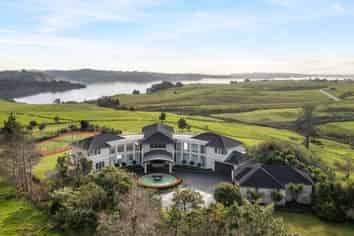 189 Vaughans Road, Okura