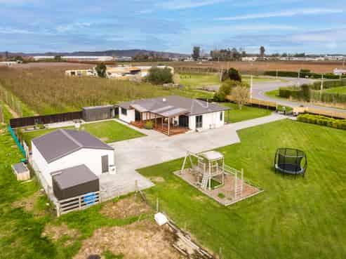 64 Thompson Road, Twyford