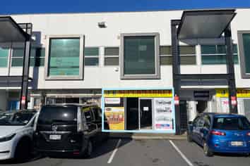 Retail in Flat Bush