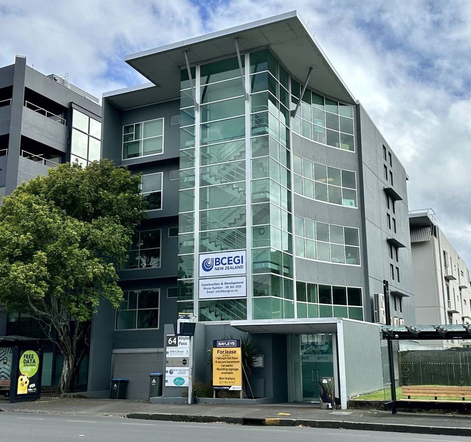Fully fitted Grafton office with huge exposure