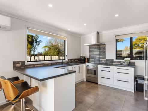 127 Junction Road, Mangorei