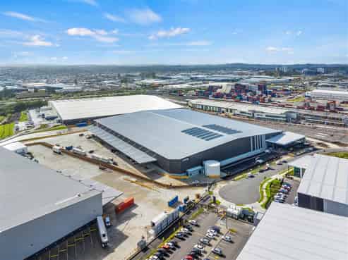 CBRE | 22,342sqm Super-Sized Warehouse. Ready now.