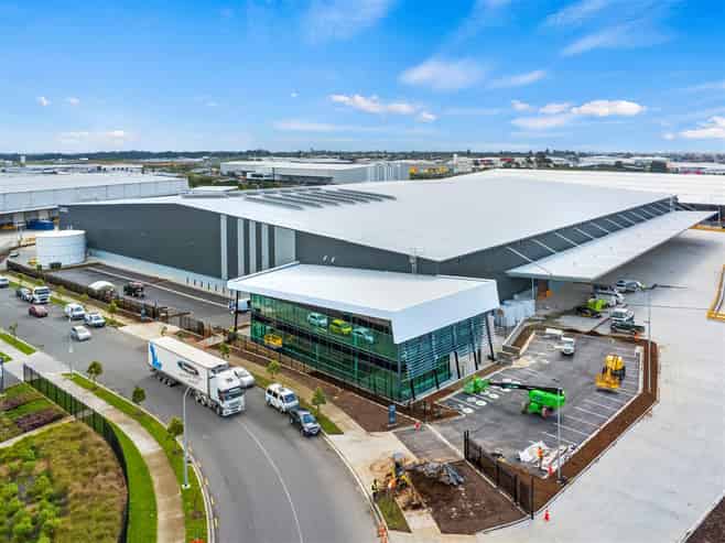 CBRE | 22,342sqm Super-Sized Warehouse. Ready now.