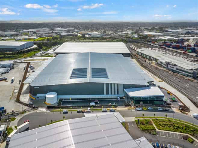 CBRE | 22,342sqm Super-Sized Warehouse. Ready now.
