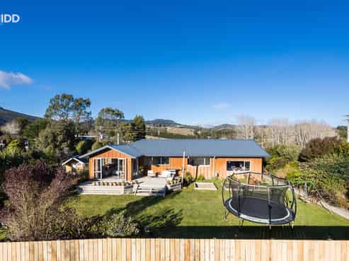 32 Hill Street, Waitati