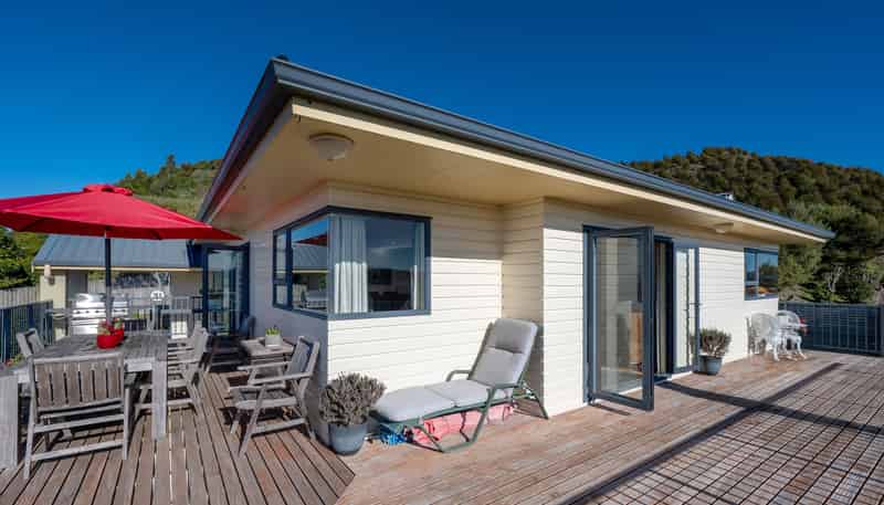 33 Turangitukua Terrace, Whareroa