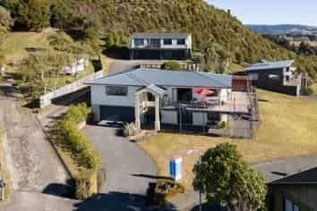33 Turangitukua Terrace, Whareroa