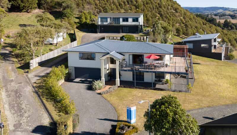33 Turangitukua Terrace, Whareroa
