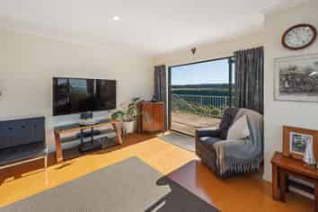 33 Turangitukua Terrace, Whareroa