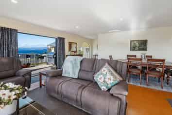 33 Turangitukua Terrace, Whareroa