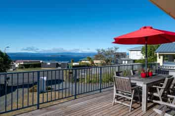 33 Turangitukua Terrace, Whareroa