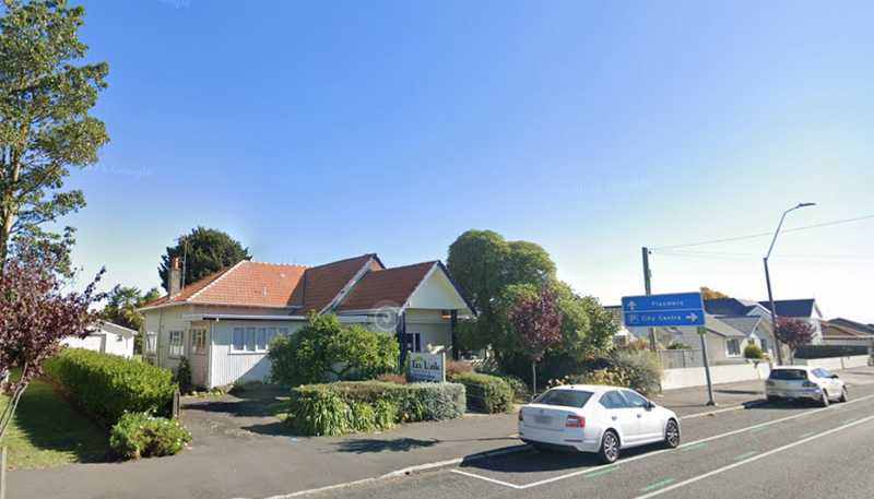 302 Southampton Street West, Hastings