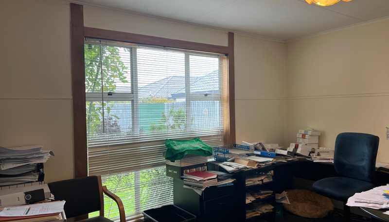 302 Southampton Street West, Hastings