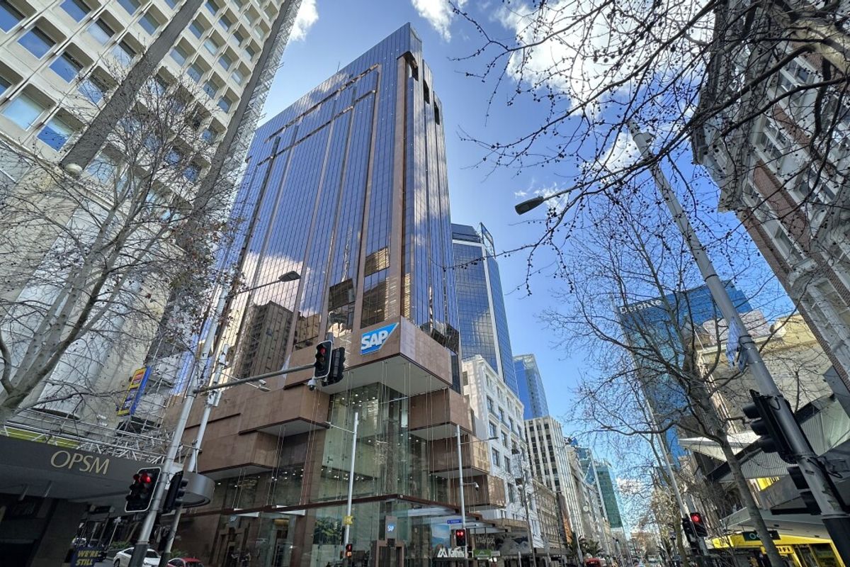 Top quality furnished tenancy - Vista 3