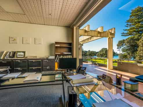 Best on the Beach - Freehold Investment 
