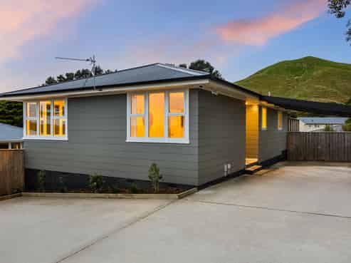 5 Kaituna Street, Waitangirua